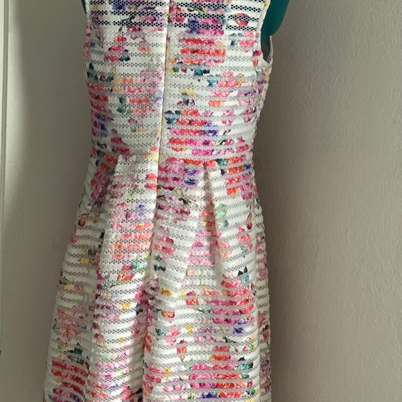 Colorful Floral women’s Tea Dress Size 10 - Picture 4 of 8